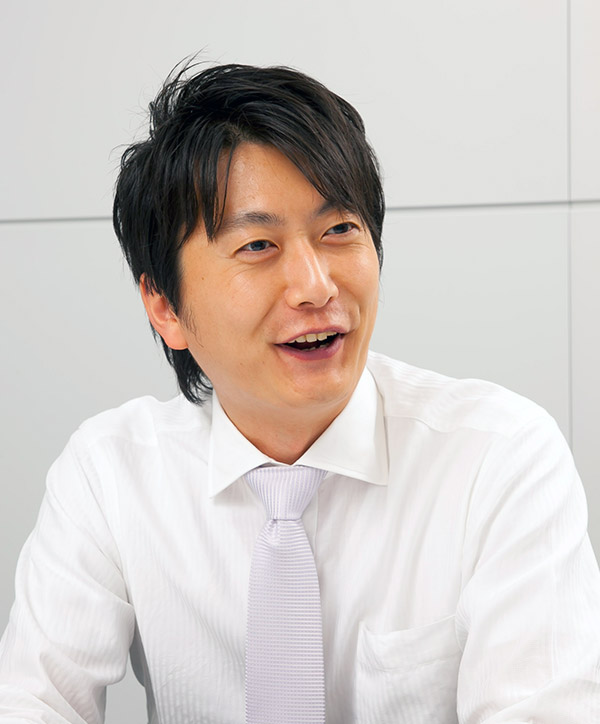 事業支援グループ 吉本 剛二